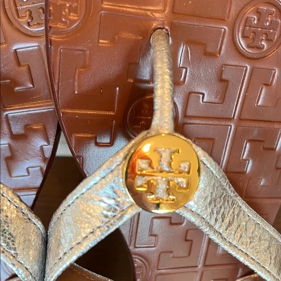 Tory Burch Thora Reverse Metallic Rosa Leather Thong - Picture 2 of 8